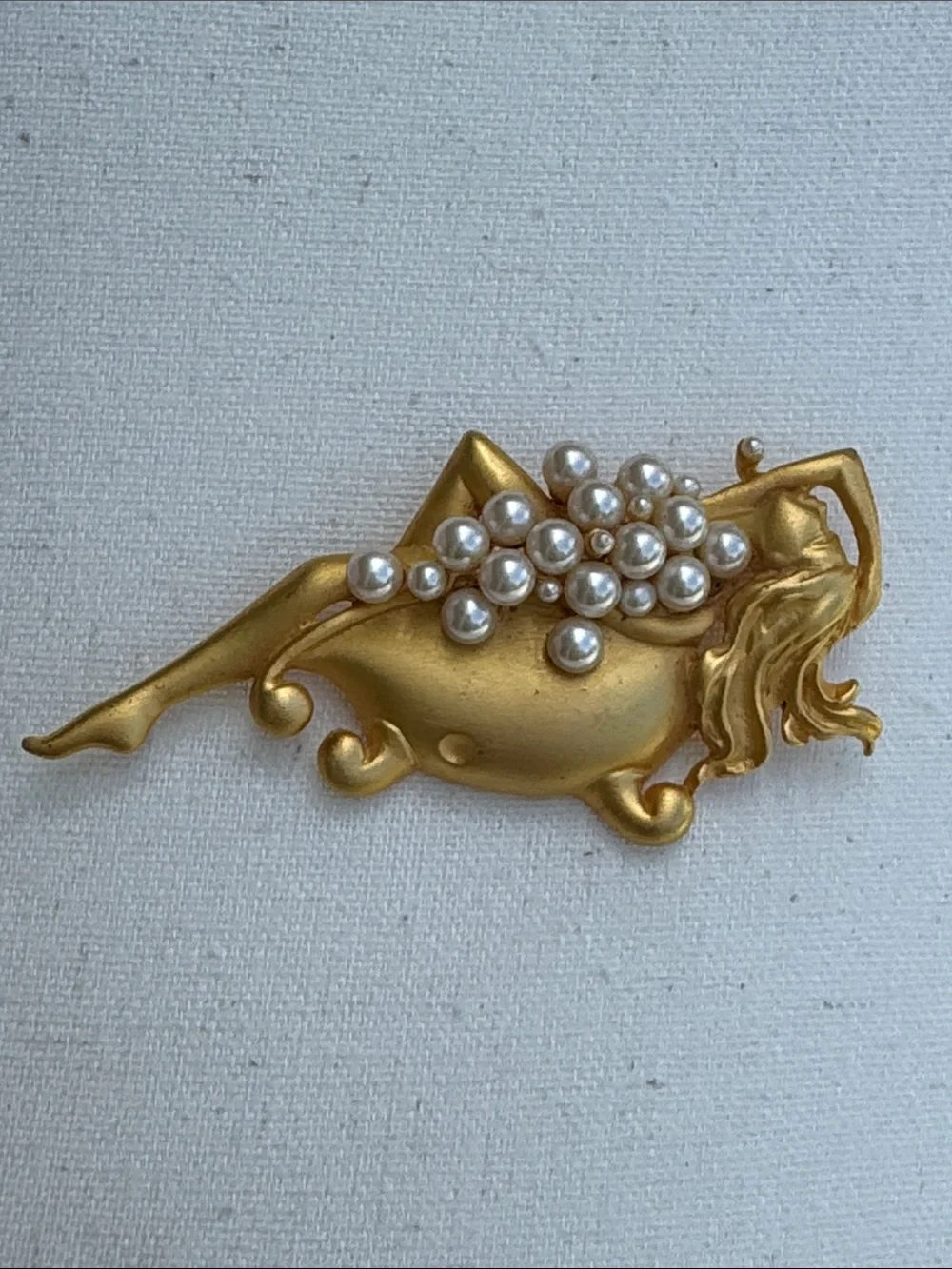 Vintage JJ Jonette bubble bath brooch